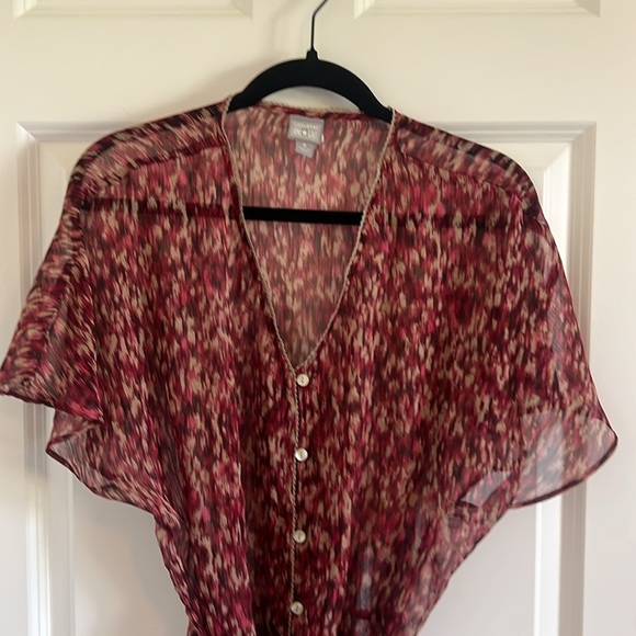 Converse Red Sheer Short Sleeve Button Down Blouse Size Small - Picture 2 of 6